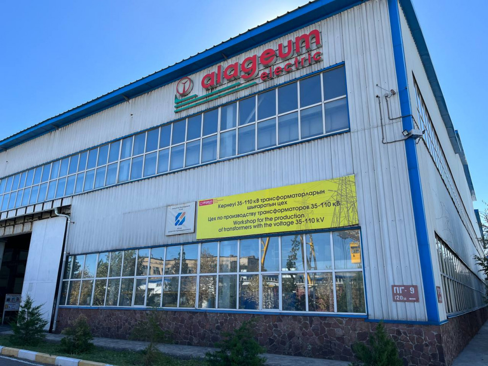 Брижит Булгари супер порно жұлдыздарымен порно